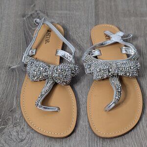 Just Fab Rhinestone Bow Thong Sandal Size 10 Brand New